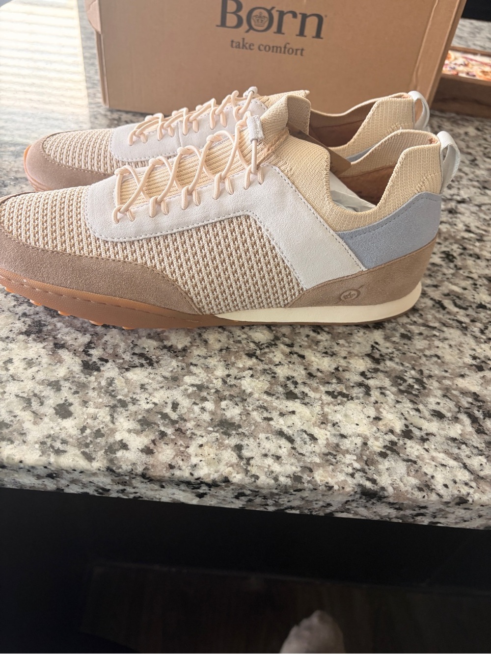 Brand New Born Women’s 10 Take Comfort Sneaker - Picture 4 of 10